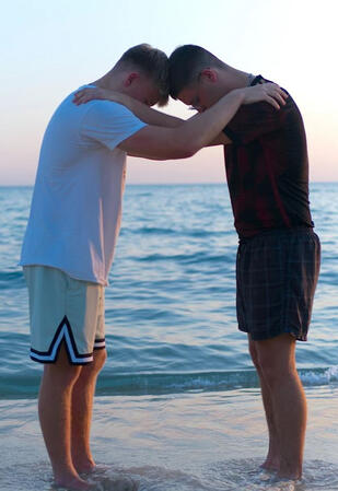 Mallorca: ¿Rezar o salir de fiesta? Documental Traducción de subtítulos + voice-over